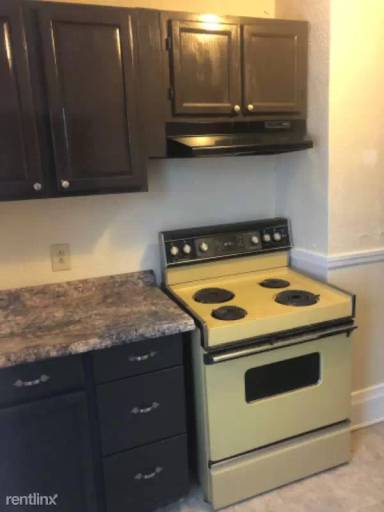 Main picture of 539 1/2 Washington St
