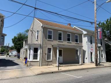 Main picture of 36 N Earl St