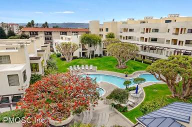 Main picture of 520 The Village