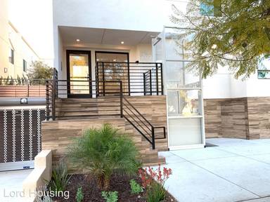 Main picture of 2651 S Hobart Blvd