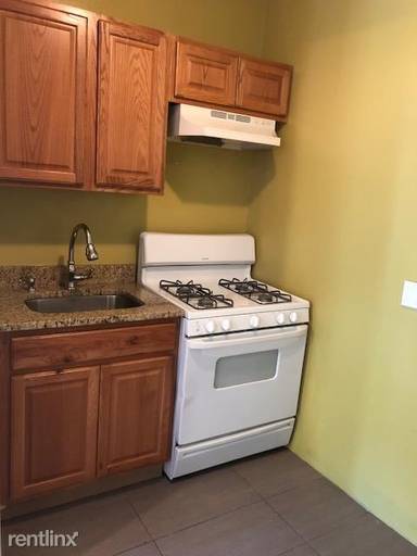 Main picture of 2999 Washington St