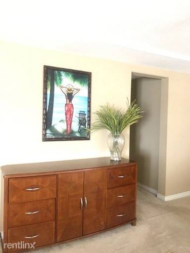Main picture of 8418 Lourenco Ln