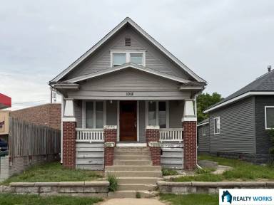 Main picture of 1018 Charleston St