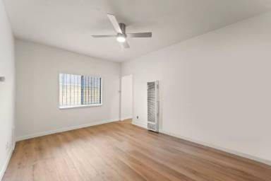 Main picture of 182 W Vernon Ave