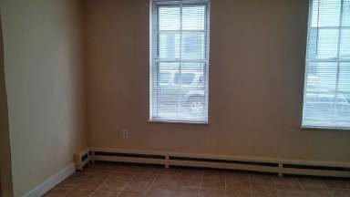 Main picture of 1605 Broadway St