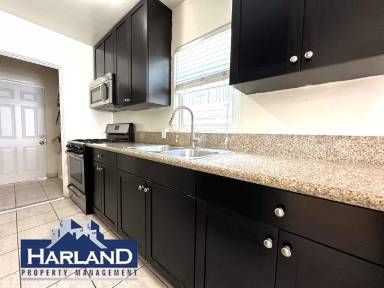 Main picture of 4450 49th St