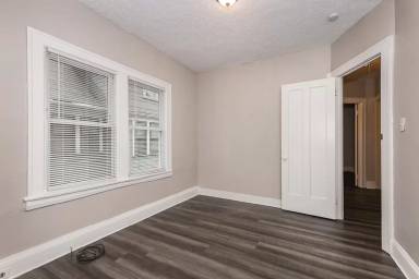 Main picture of 1696 Coventry Rd