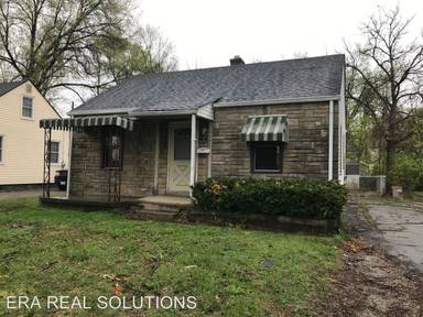 Main picture of 2458 Joyce Ave