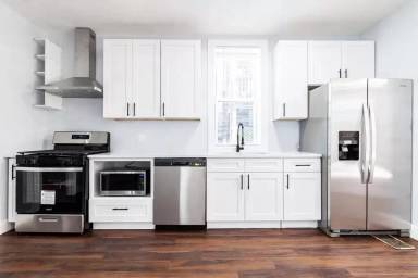 Main picture of 932 N Richmond St