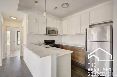 Main picture of 1210 W Foster Ave