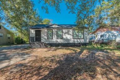 Main picture of 2524 Rhodes Dr
