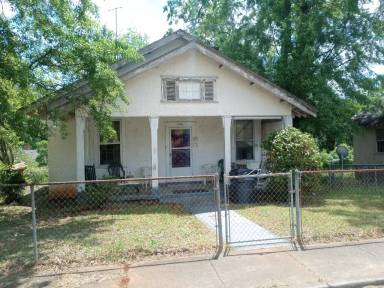 Main picture of 120 Marion St