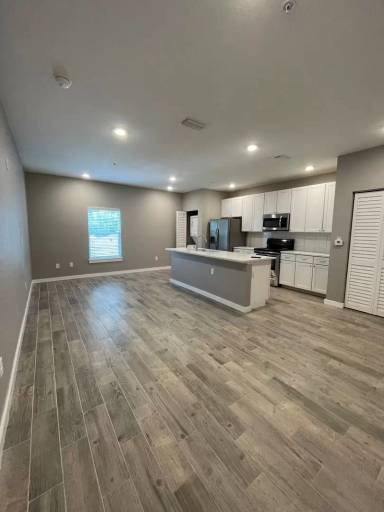 Main picture of 1011 SW 5th Ave