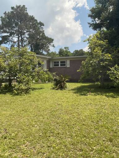 Main picture of 1212 Suburban Dr