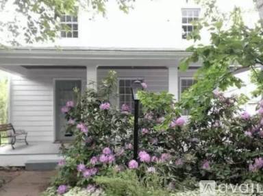 Main picture of 726 N Allen St