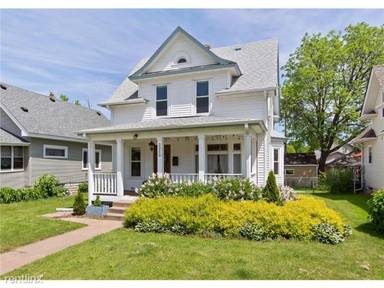 Main picture of 2210 Queen Ave N