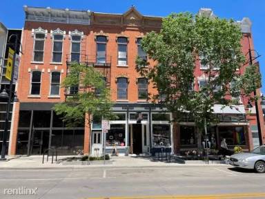 Main picture of 218 E Washington St