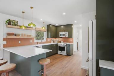 Main picture of 117 Henderson St