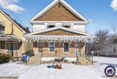 Main picture of 225 E Weber St
