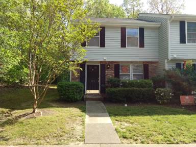 Main picture of 101 Luxon Pl