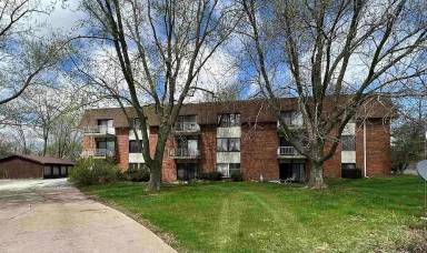 Main picture of 4 Manor Dr