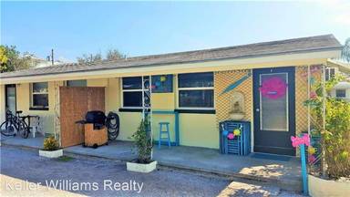 Main picture of 6931 Hibiscus Ave S