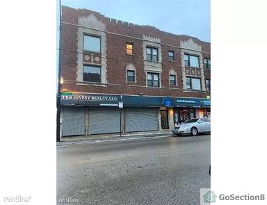 Main picture of 1723 E 79th St