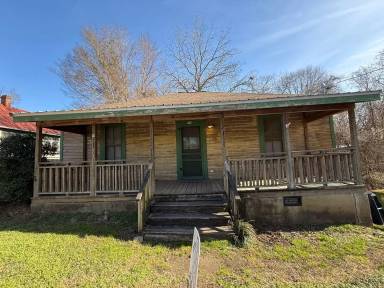 Main picture of 734 Barber St
