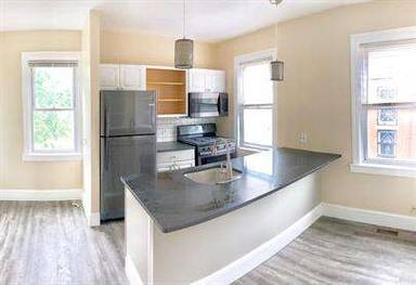 Main picture of 14 Groton St