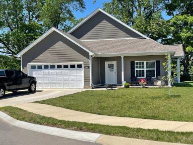 Main picture of 924 Stokewood Pl