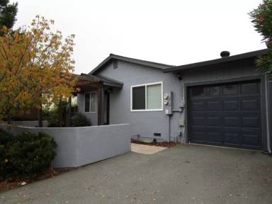 Main picture of 1593 3rd Ave