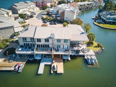 Main picture of 614 Horseshoe Bay North Blvd