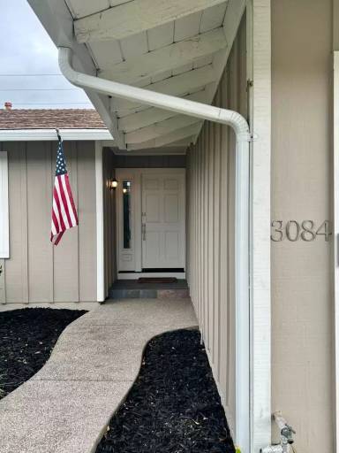 Main picture of 3084 Riviera Way