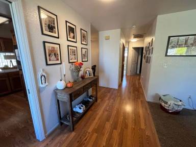 Main picture of 1401 W Malone St