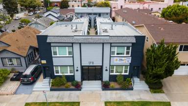 Main picture of 1711 E Appleton St