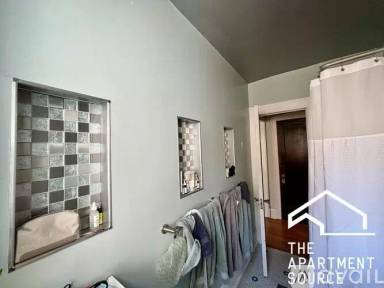 Main picture of 5351 N Paulina St