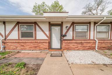 Main picture of 520 N Walnut St