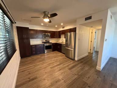 Main picture of 3126 N 67th Pl