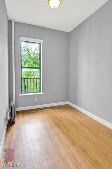Main picture of 358 W 51st St