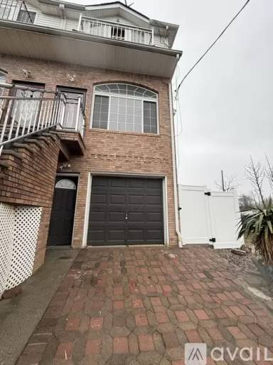Main picture of 753 Quincy Ave