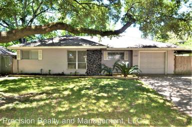 Main picture of 2307 Bron Holly Dr