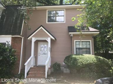 Main picture of 451 E Van Buren St