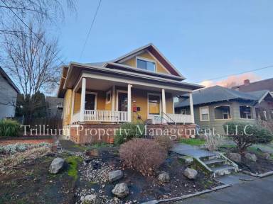 Main picture of 3105 SE Main St