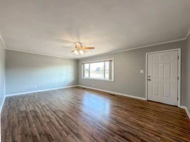 Main picture of 419 N Main St