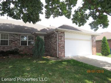 Main picture of 702 W Foxx Dr