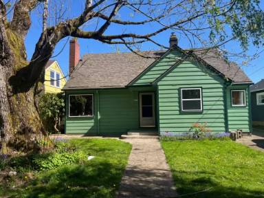 Main picture of 4937 N Willamette Blvd