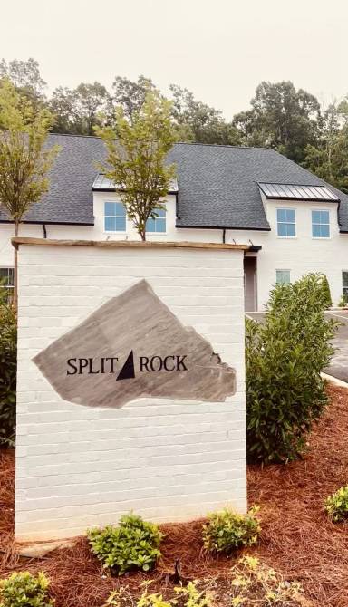 Main picture of 99 Chateau Dr SE