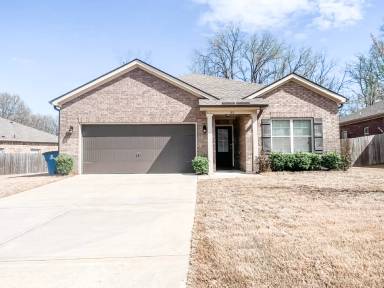 Main picture of 122 Vivian Way