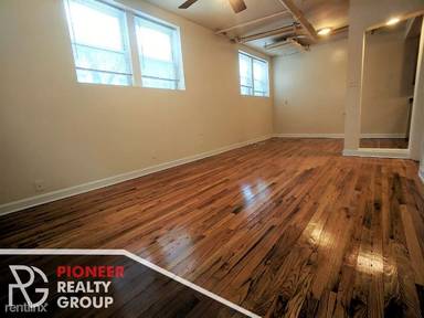Main picture of 3910-28 N Pine Grove Ave