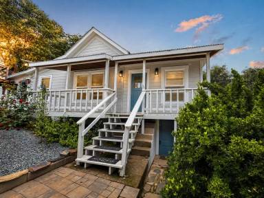 Main picture of 70 Greenstone Ter